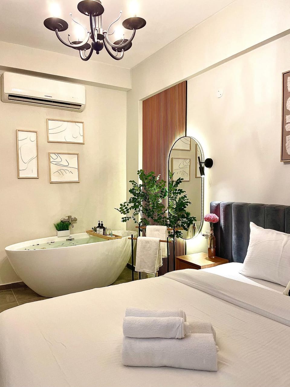 Photo of the whole room, Bedroom, Bath, wedding