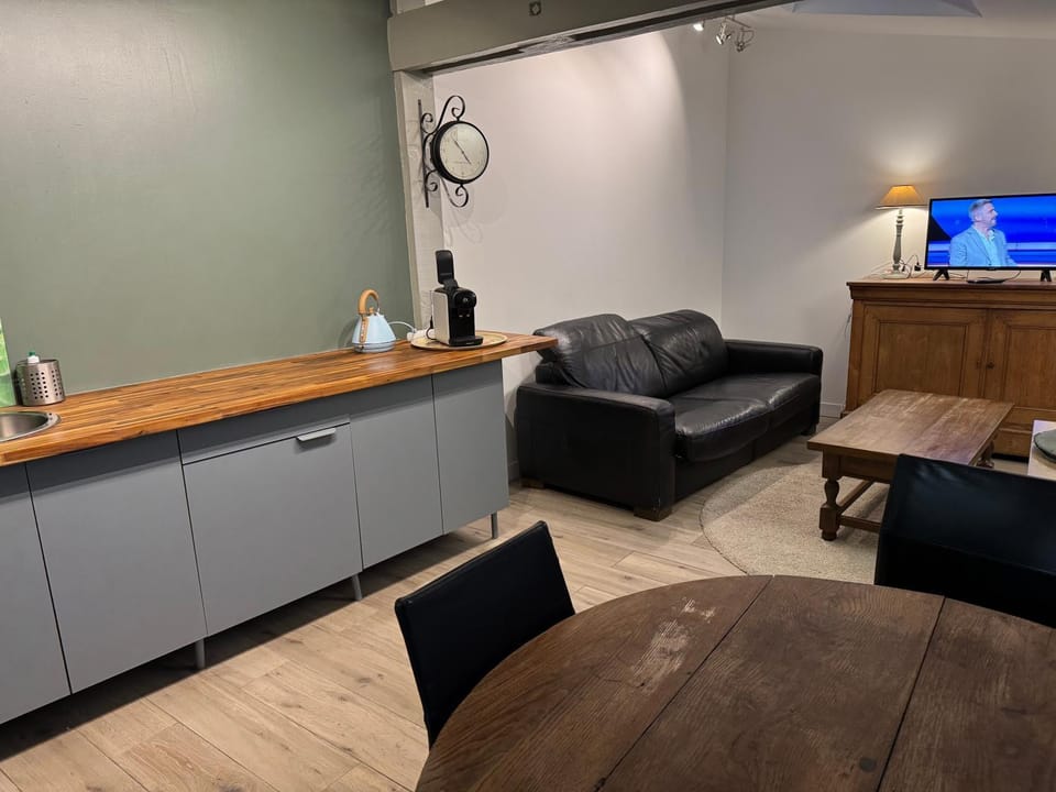 Petite maison indépendante avec parking Apartment in Île-de-France