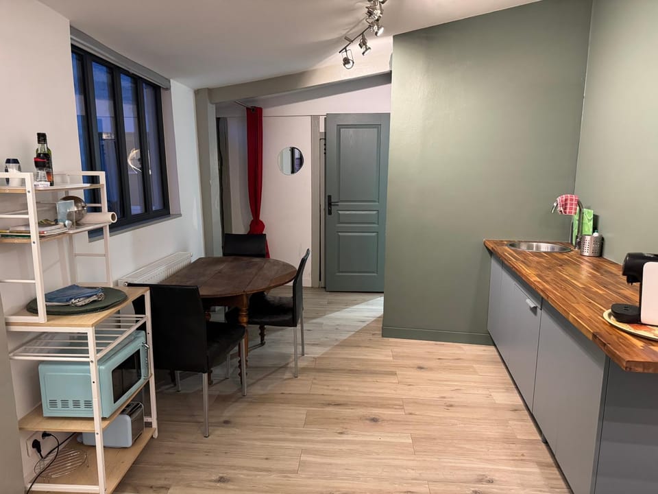 Petite maison indépendante avec parking Apartment in Île-de-France