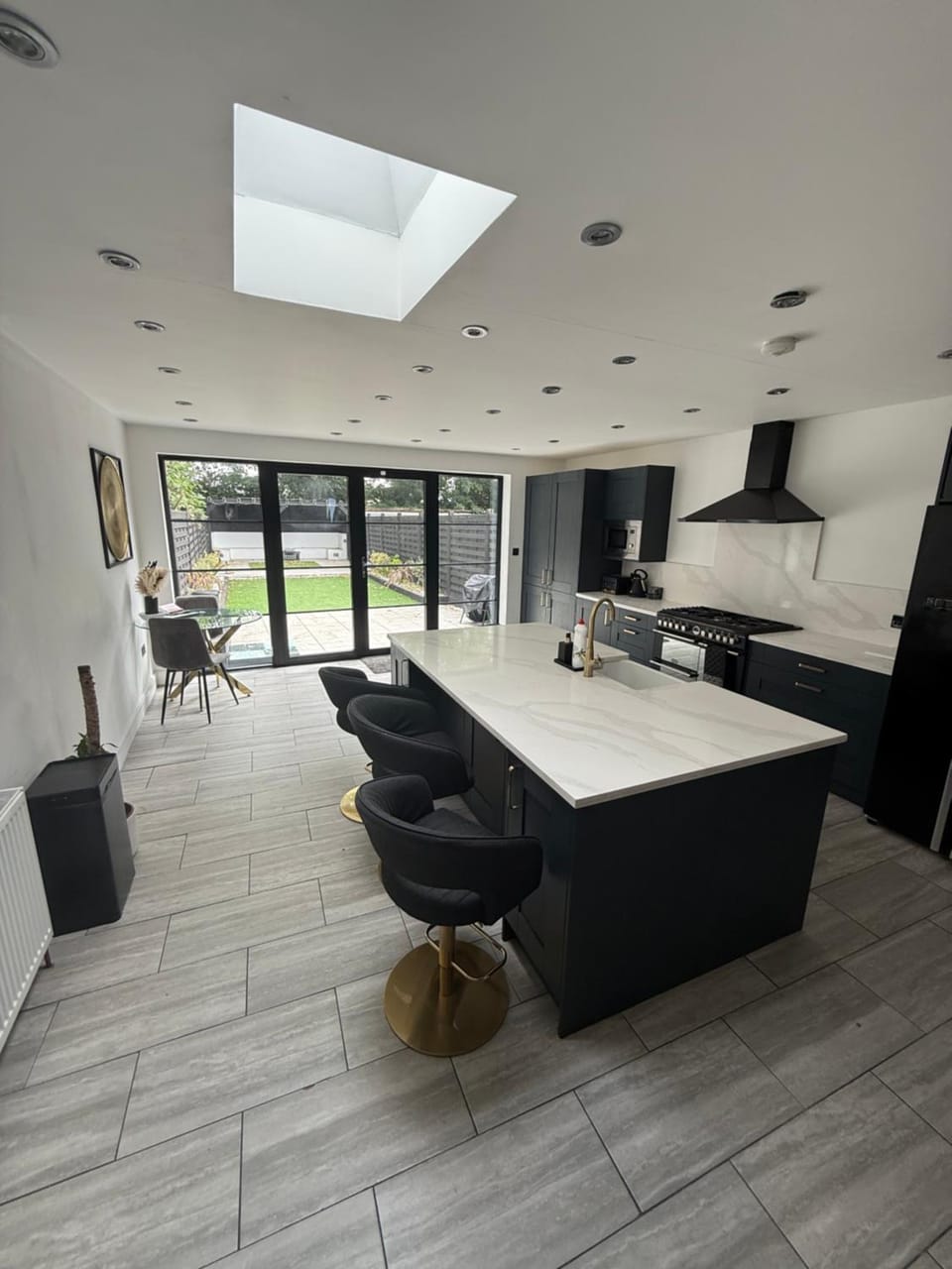 Stunning Open Plan 3 Bedroom House House in Enfield