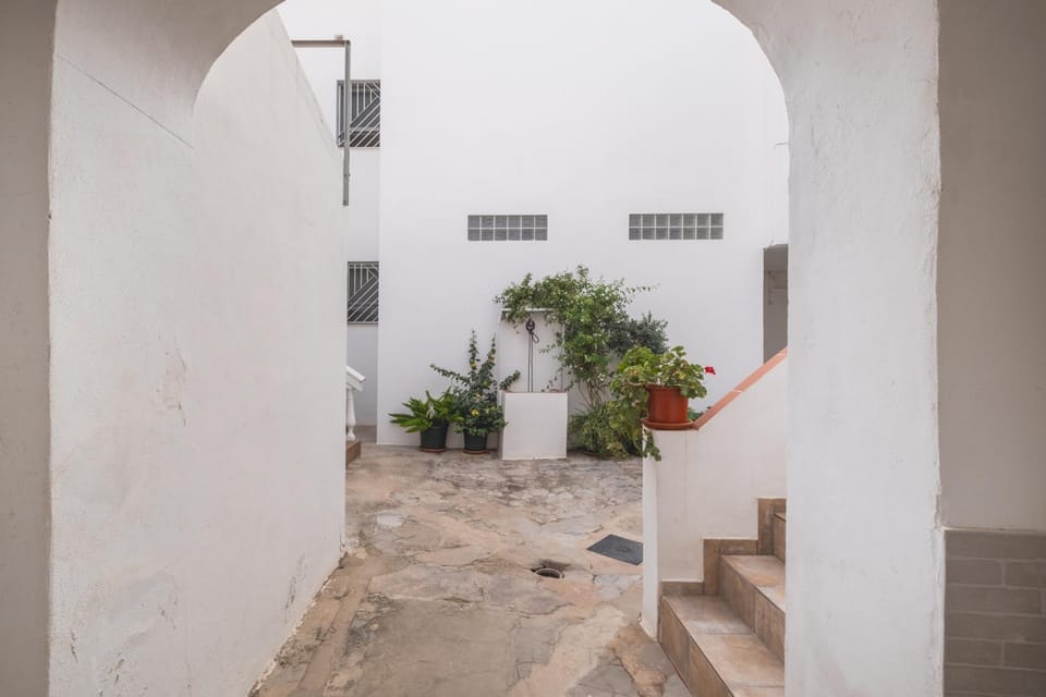 Facade/entrance, Day