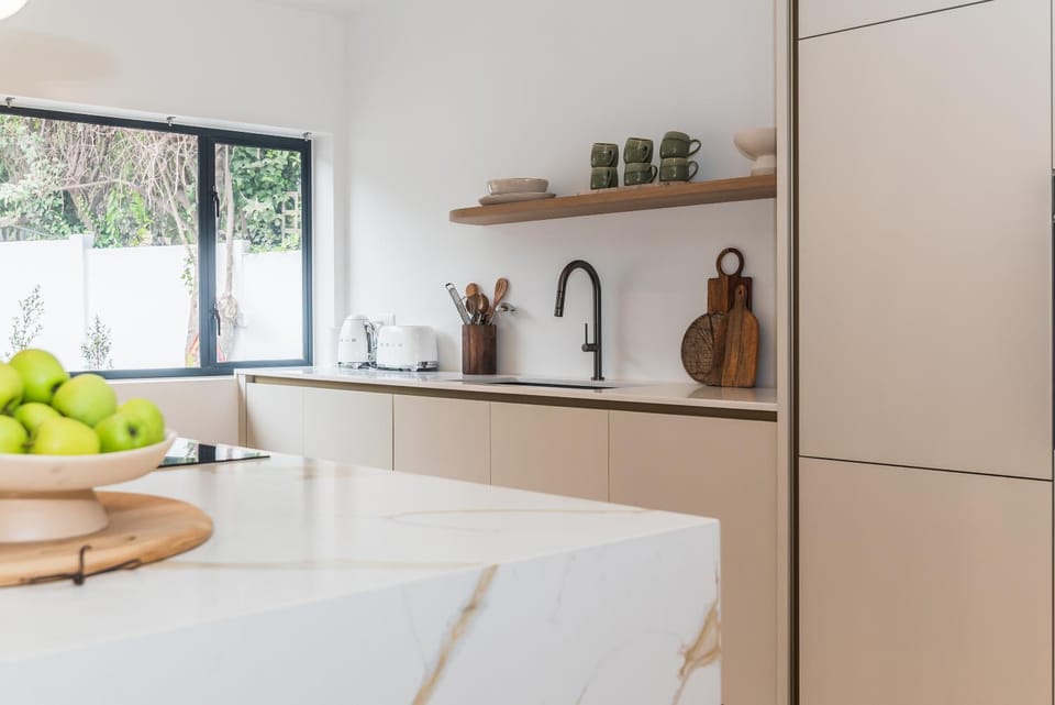 Coffee/tea facilities, Dining area