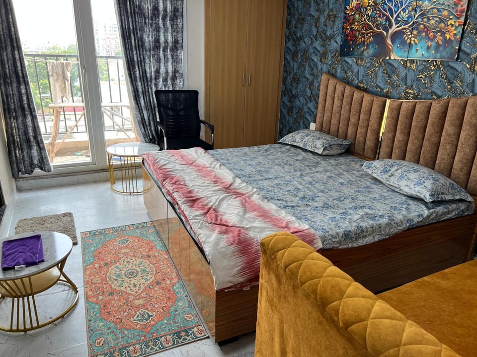 Zirakpur 3 Peoples Sleeping Apartment in Punjab, India