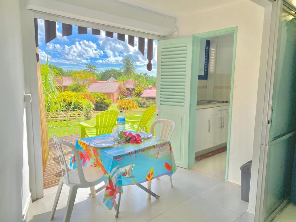 Studio Petite Plage - Pieds dans l'eau Apartment in Sainte-Anne