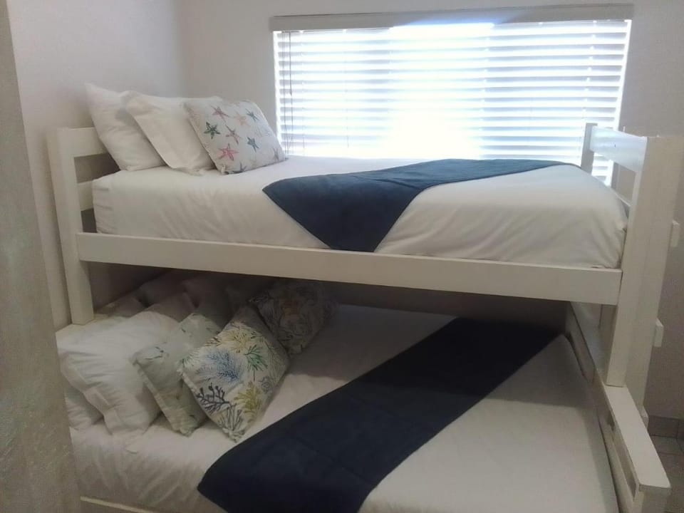 Photo of the whole room, Bedroom, bunk bed