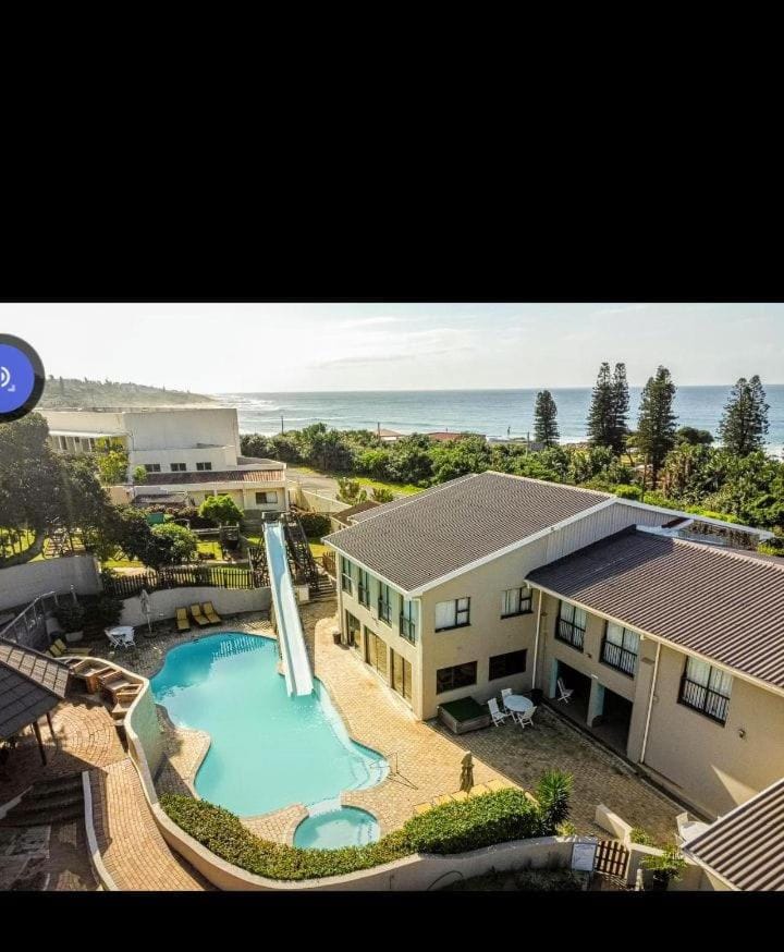 Property building, Natural landscape, Sea view, Swimming pool, Parking, sunbed