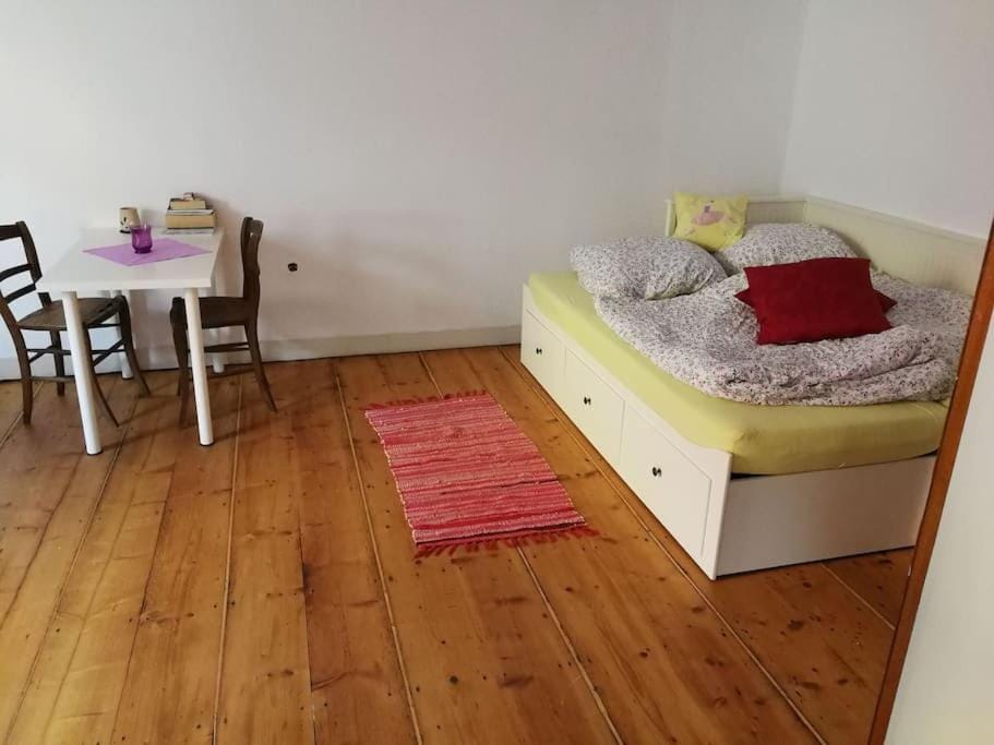 Ferienwohnung am Nibelungensteig unter der Burg Apartment in Hesse