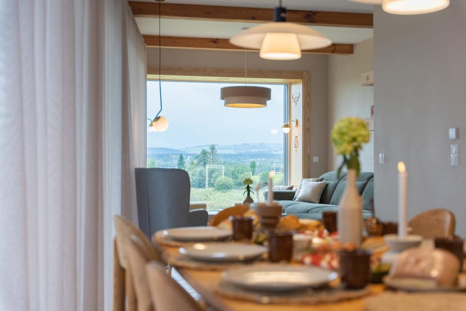Living room, Seating area, Dining area, Mountain view