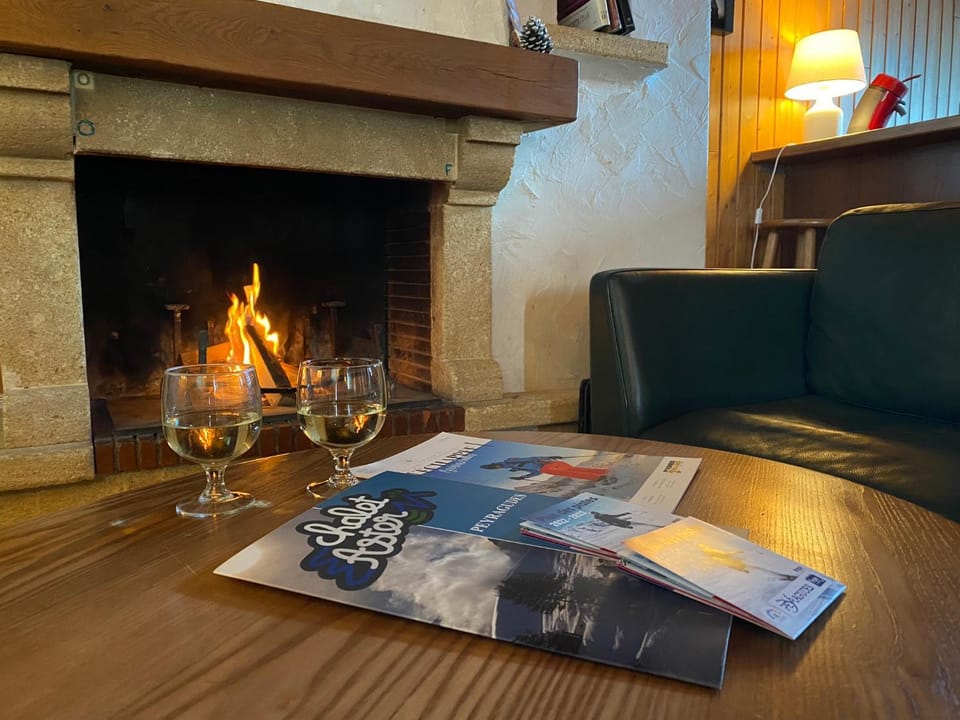 Living room, fireplace