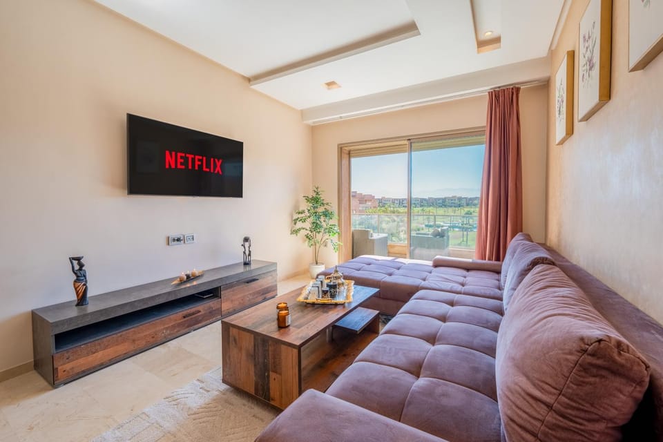 Communal lounge/ TV room, TV and multimedia, Living room, Seating area, Evening entertainment