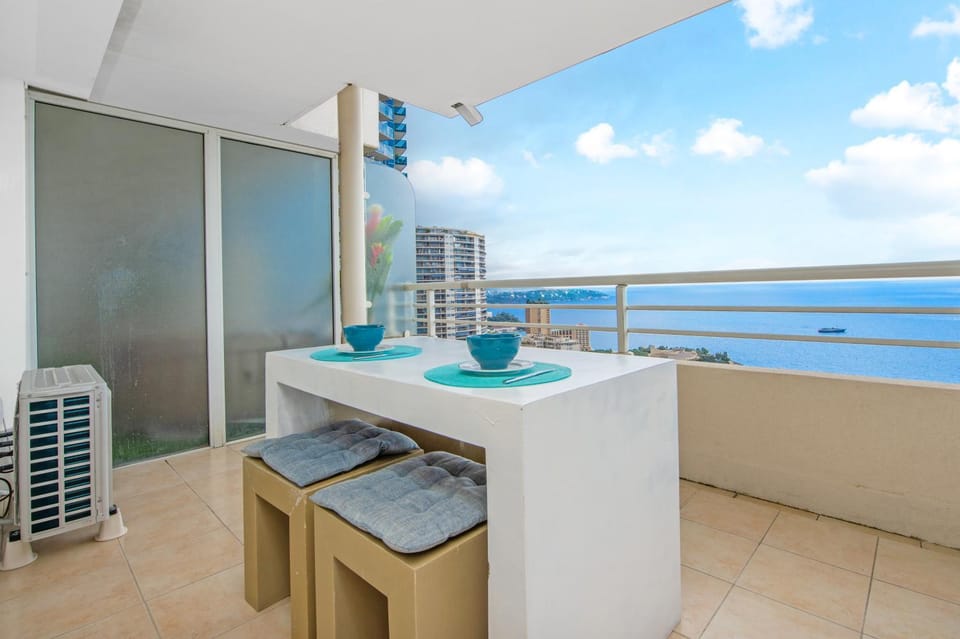 View (from property/room), Balcony/Terrace, Dining area, Sea view