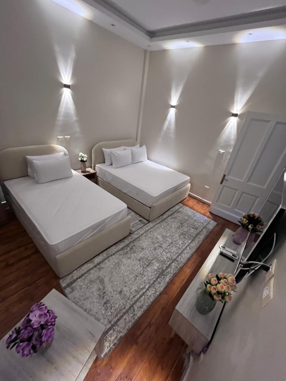 Bed, TV and multimedia, Photo of the whole room, Bedroom, towels, wardrobe