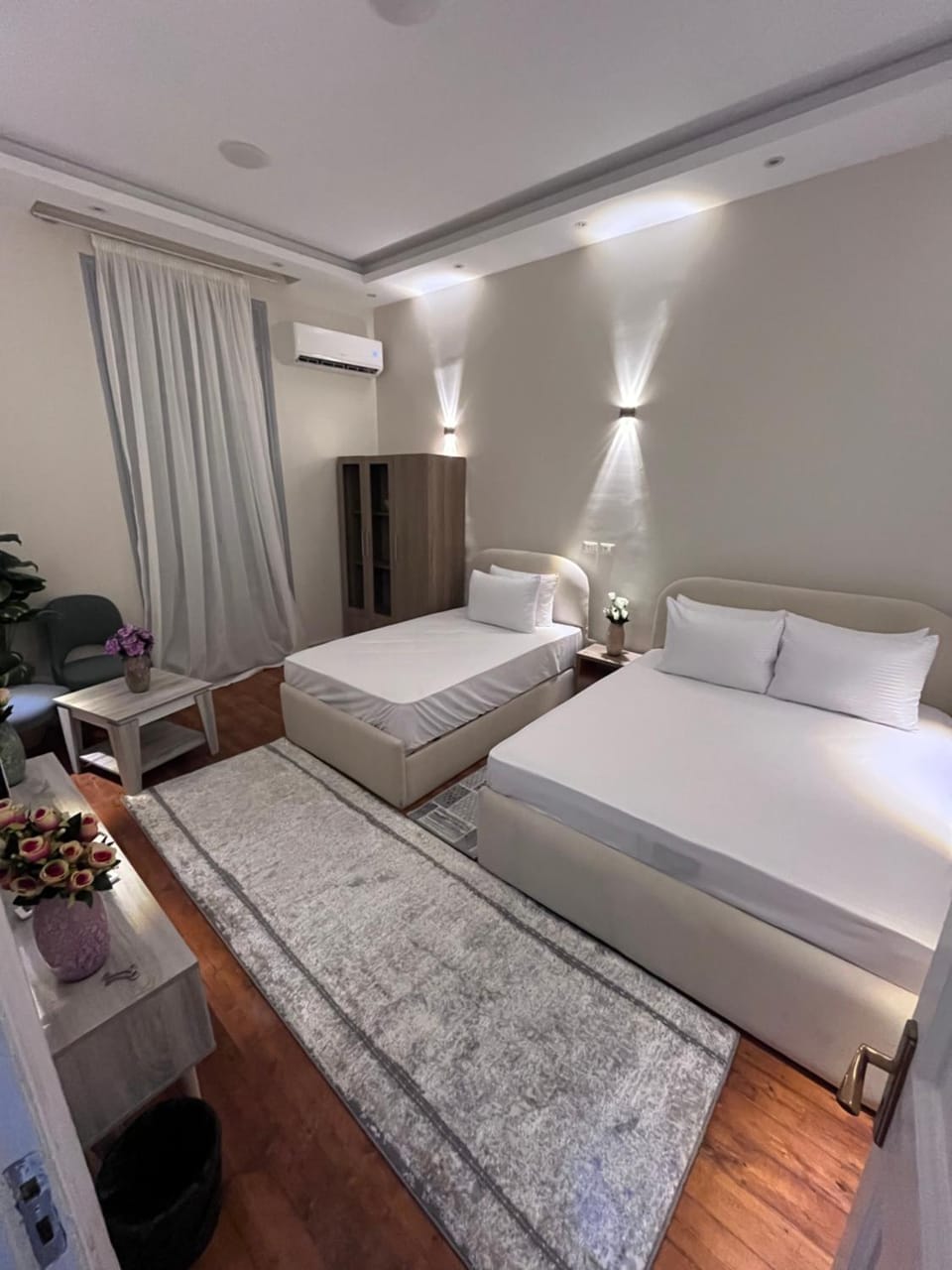 Bed, Photo of the whole room, Bedroom, air conditioner