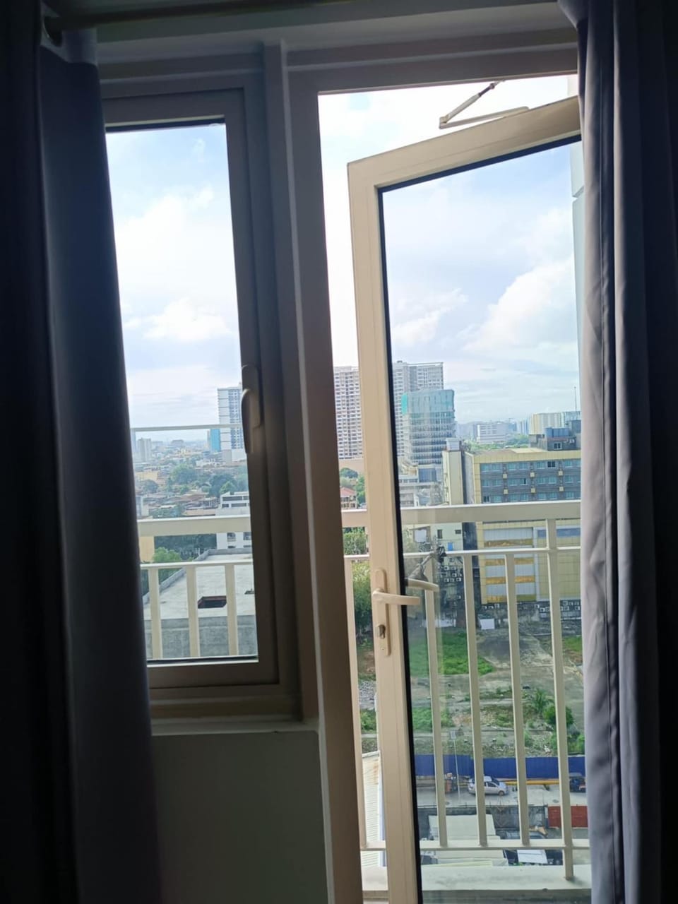 Coast Residences-Ronnzel staycation Apartment in Pasay