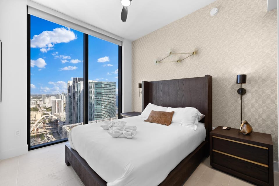 Bed, Bedroom, City view