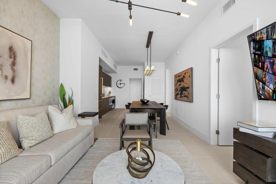TV and multimedia, Living room, Seating area, Dining area