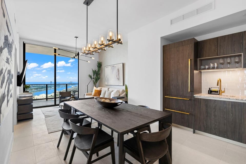 Natural landscape, Kitchen or kitchenette, Dining area, Sea view