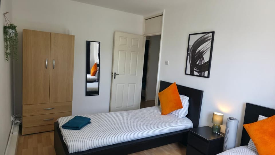 Bed, Bedroom, wardrobe