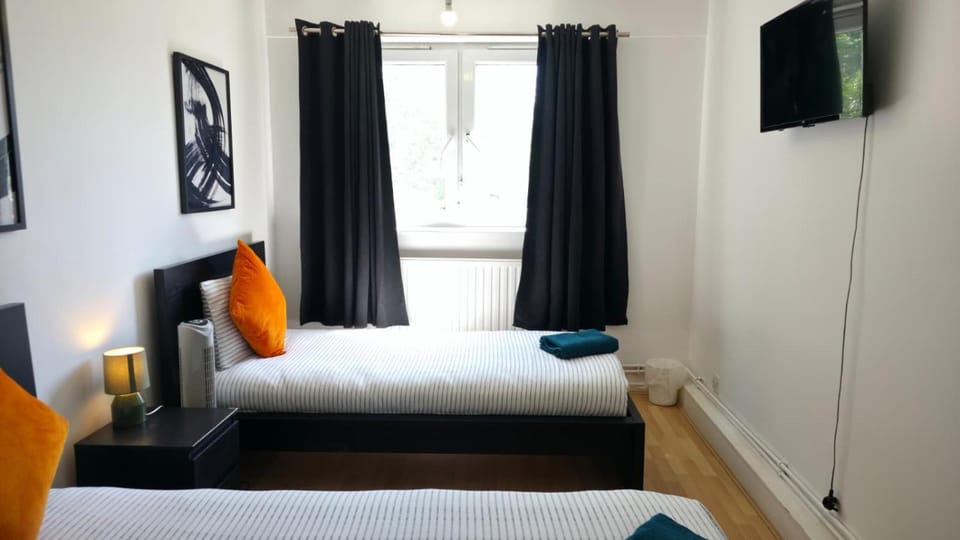 TV and multimedia, Photo of the whole room, Bedroom