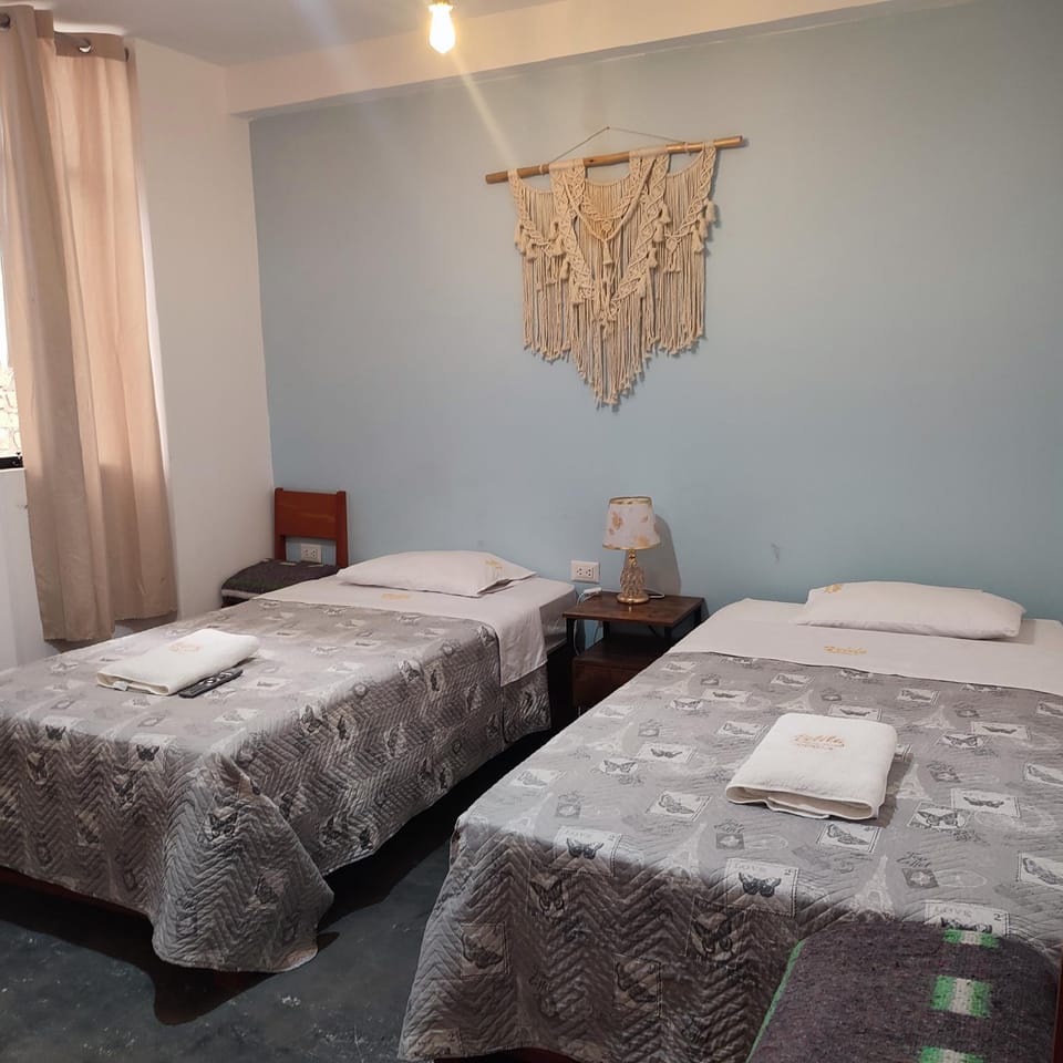 Photo of the whole room, towels