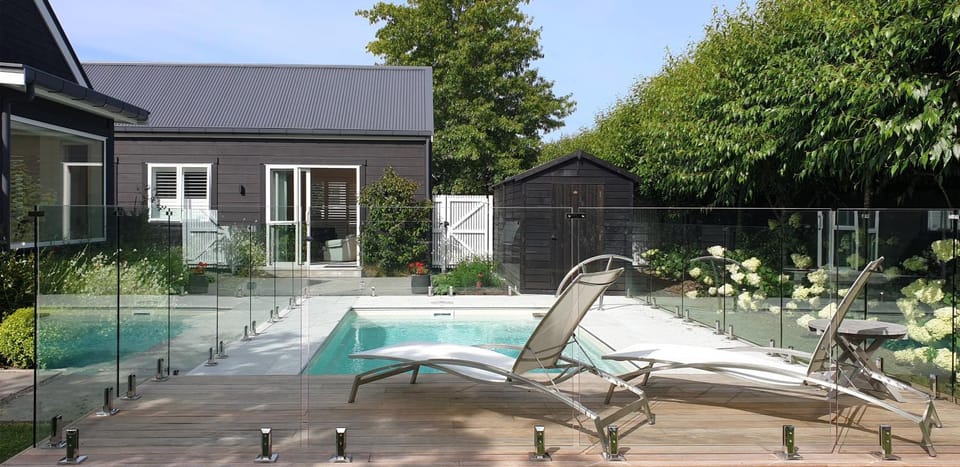 Property building, Balcony/Terrace, Swimming pool