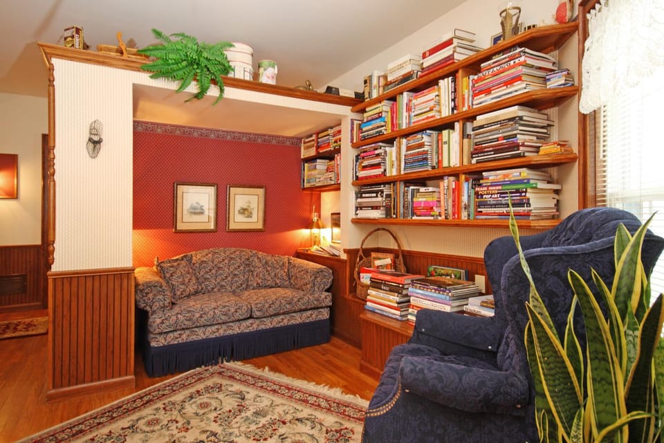 Library, Seating area