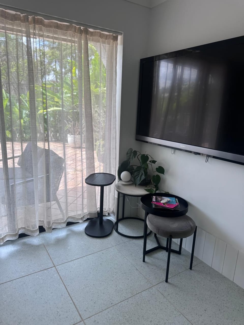 Mediterranean Studio & Garden View Private Pet Friendly Apartment in Brisbane