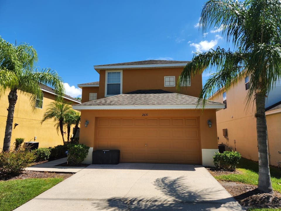 299- Fabulous 4 Bed Modern Decor Villa with Private Pool Overlooking Conservation and Water View Villa in Kissimmee