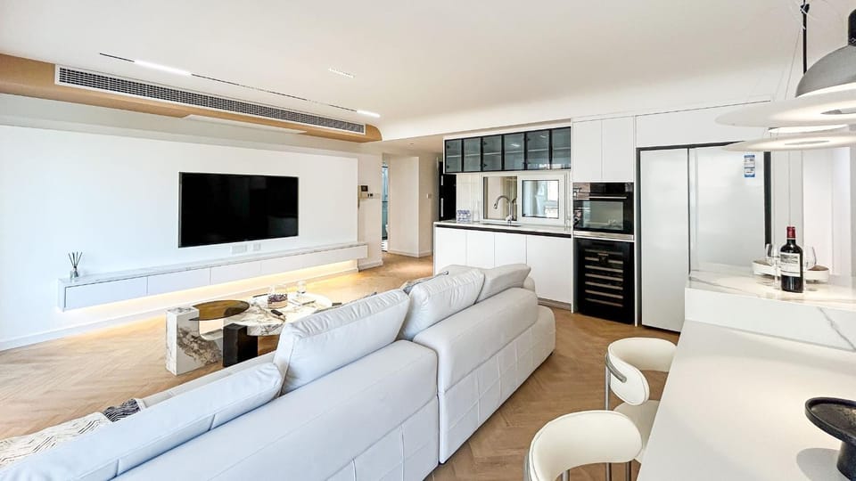 Kitchen or kitchenette, Living room