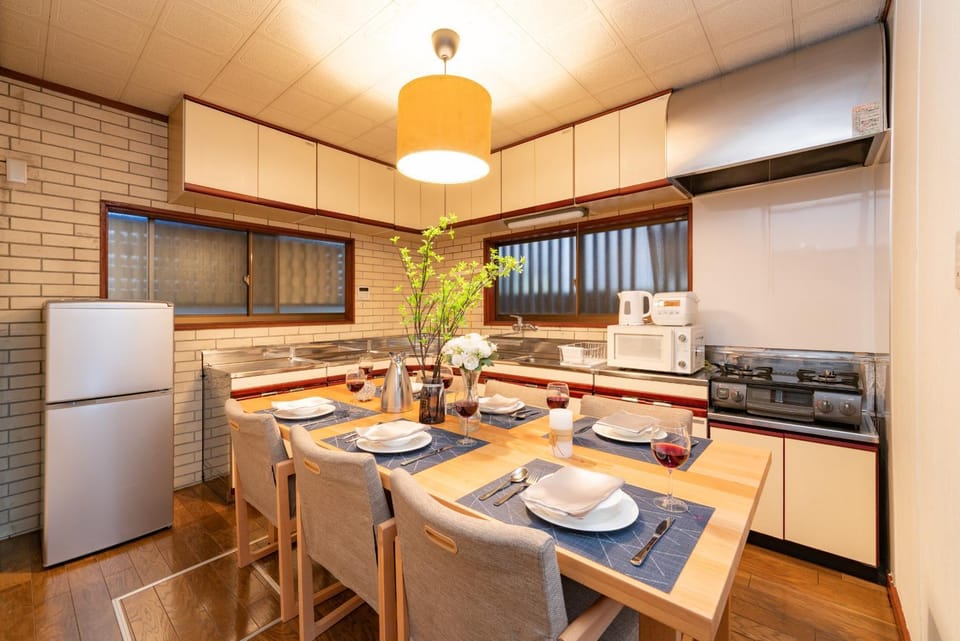 Kitchen or kitchenette, Dining area, stove