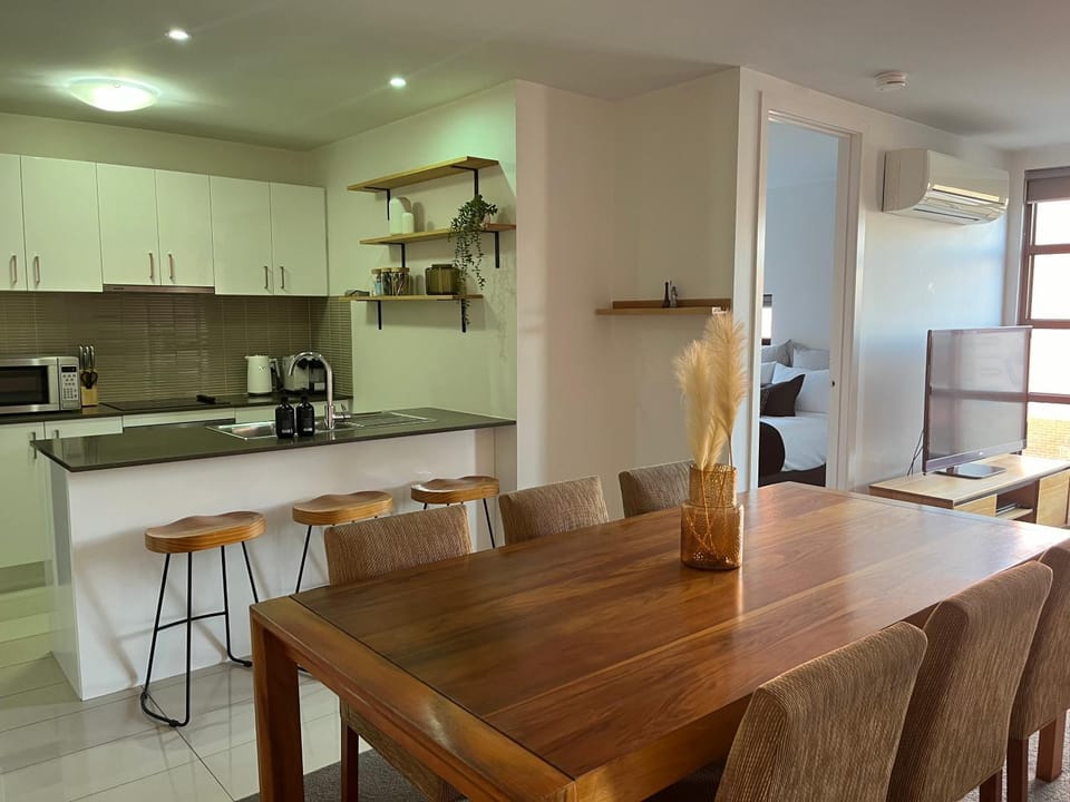 Kitchen or kitchenette, Seating area, Dining area, dishwasher, oven, stove, toaster