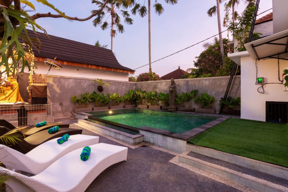Garden, Swimming pool, Swimming pool