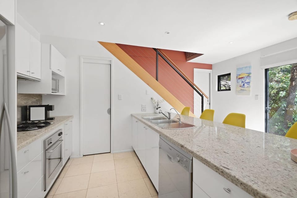Avoca Beach Living House in Cape Three Points Road