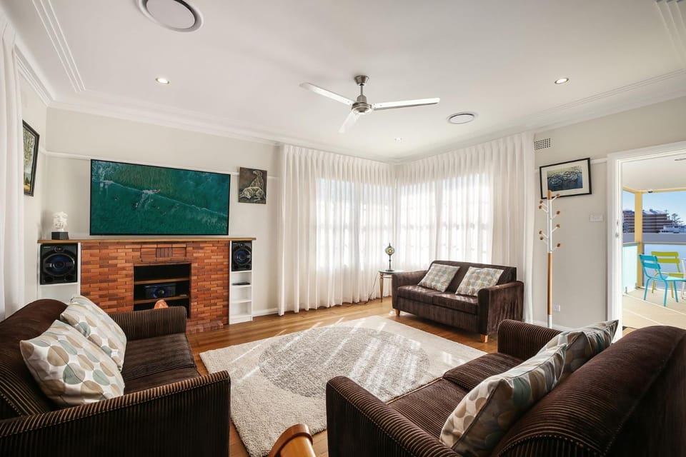 White Beach - Main House House in Terrigal