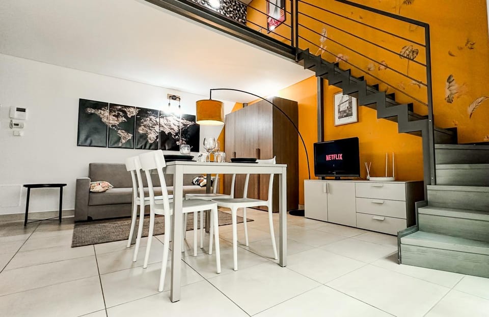 Living room, Seating area, Dining area