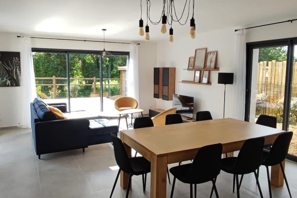 Maison neuve avec piscine chauffée de mai à septembre à 6 minutes de la plage House in Normandy