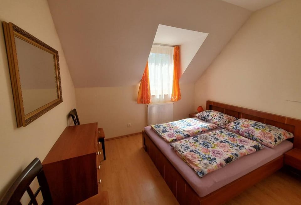 Decorative detail, Bedroom