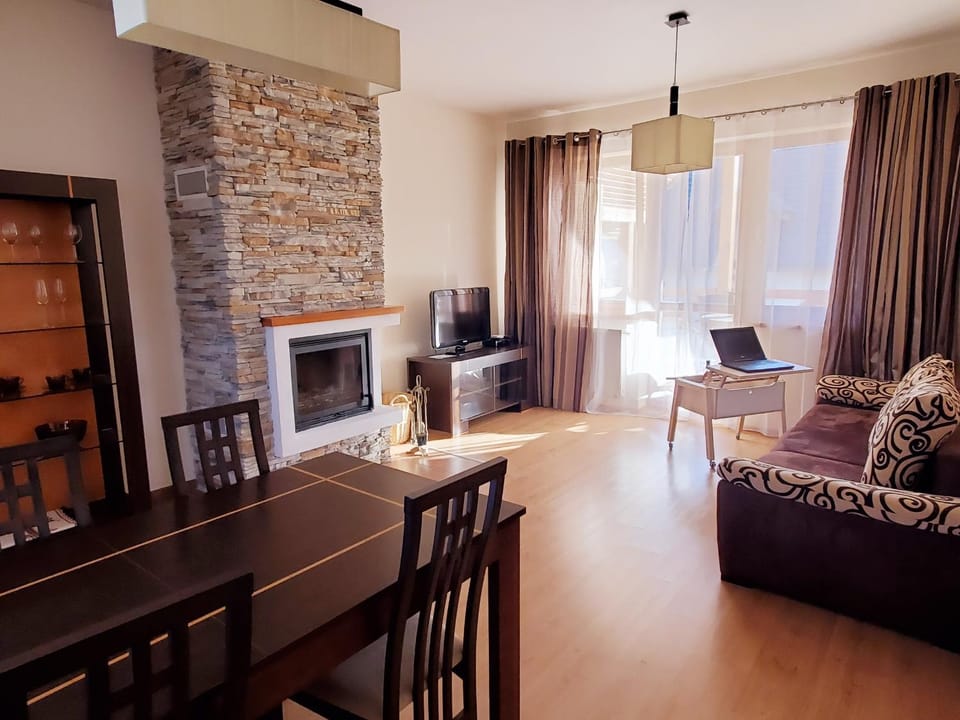 Living room, Photo of the whole room, Decorative detail, Seating area