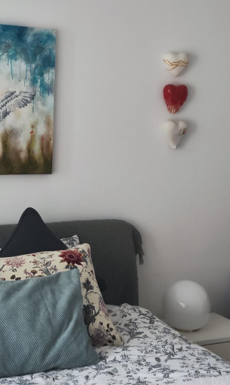 Bed, Decorative detail, Bedroom