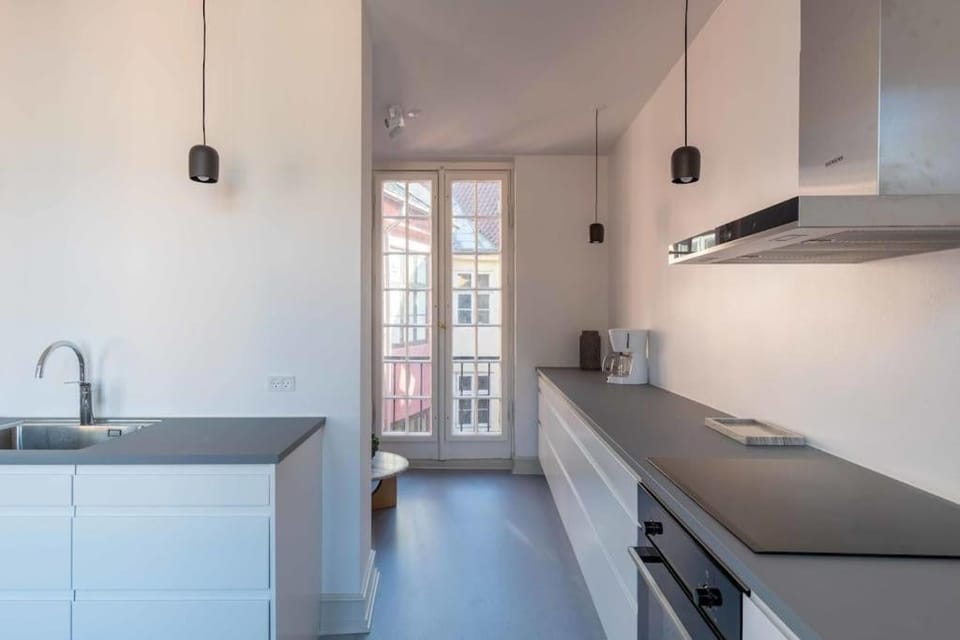 Kitchen or kitchenette, oven, stove