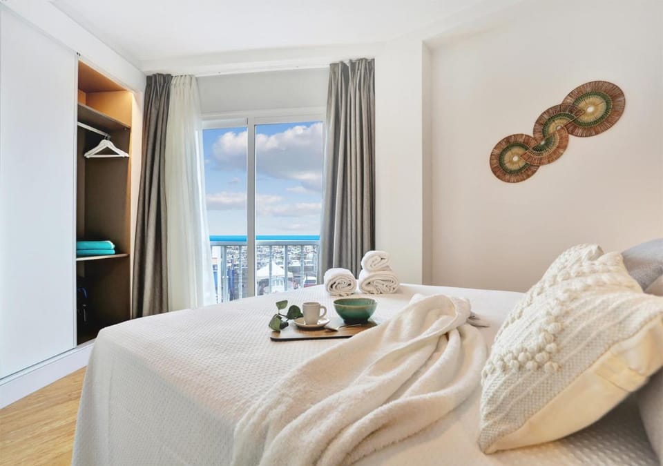 Bed, Sea view, towels