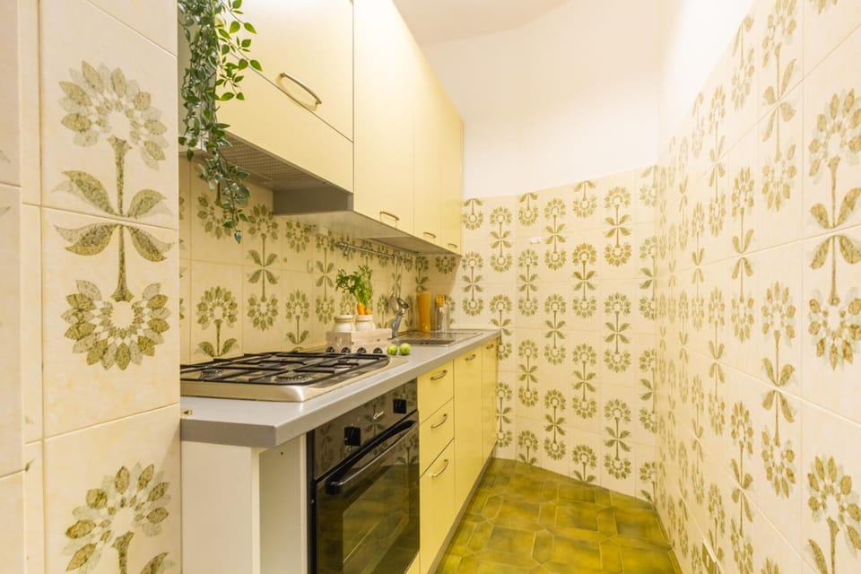Kitchen or kitchenette, pet friendly, stove