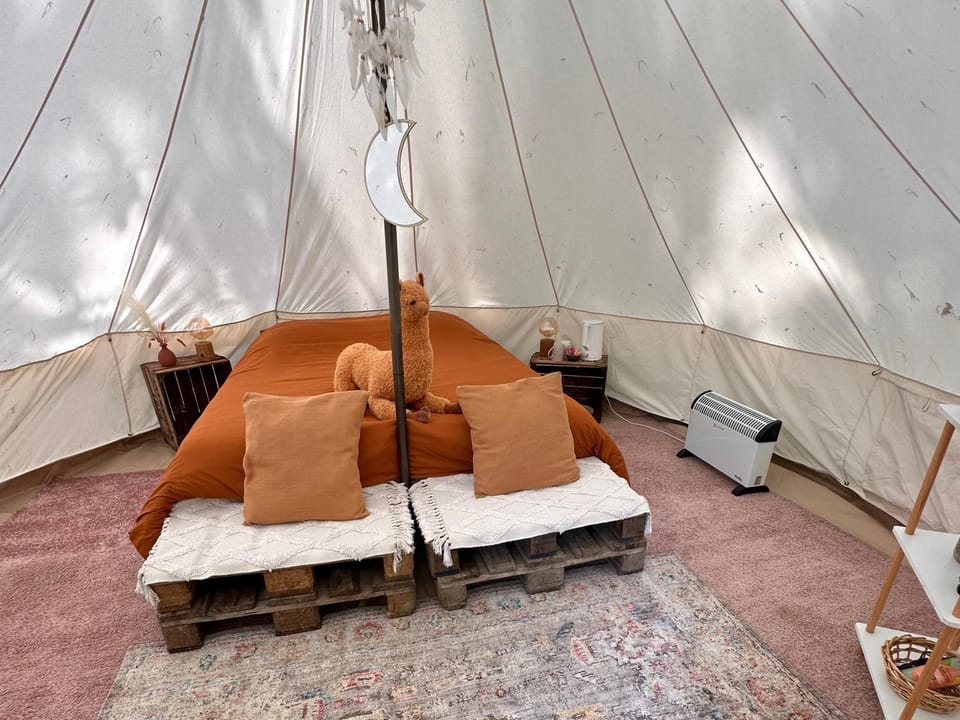 Photo of the whole room, heating