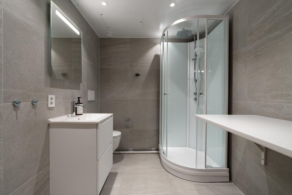 Shower, Bathroom