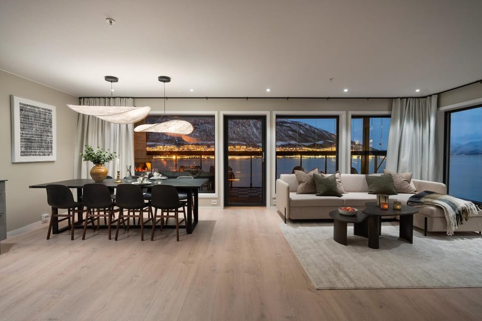 Living room, Seating area, Dining area, Sea view