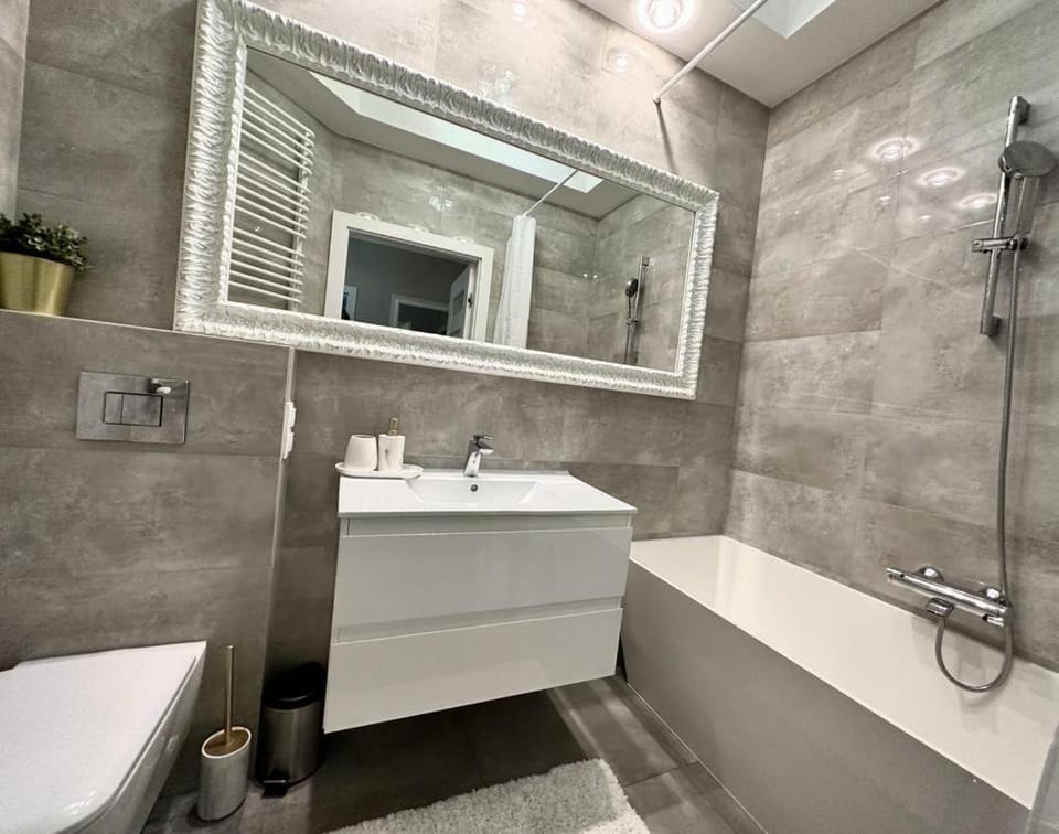 Toilet, Bathroom, Bath