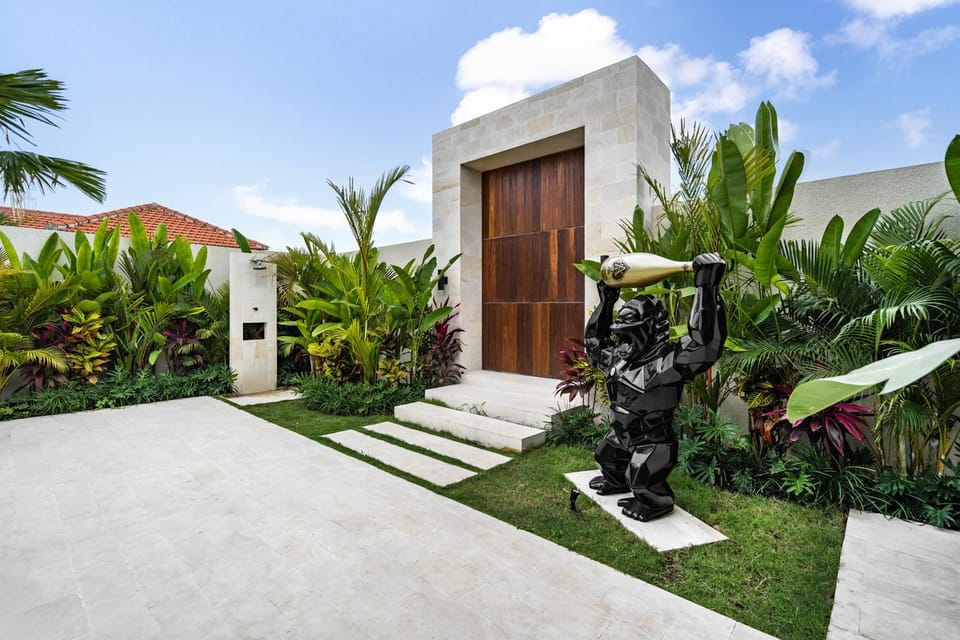 Property building, Garden