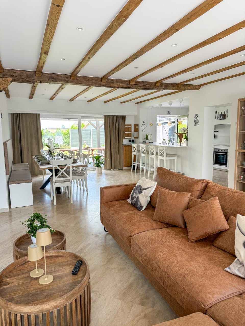 Living room, Dining area