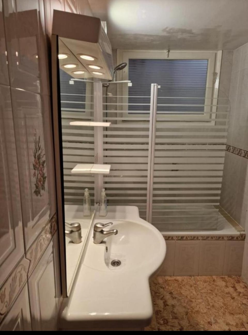 Honeycomb Apartment in Baix Empordà