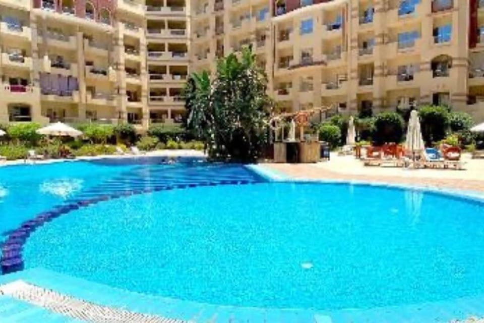 Day, Pool view, Swimming pool, sunbed